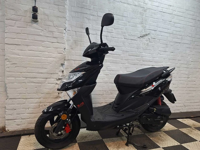 Djjd valetta 45 km bromscooter 4takt - afbeelding 2 van  7