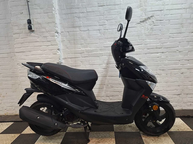 Djjd valetta 45 km bromscooter 4takt - afbeelding 6 van  7