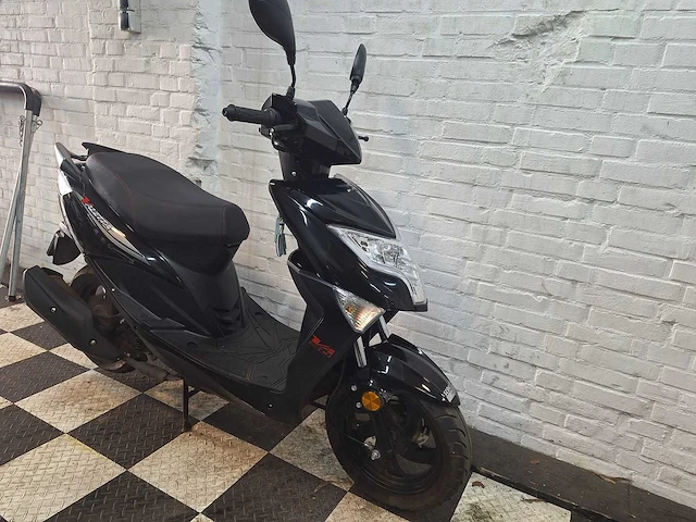 Djjd valetta 45km bromscooter 4-takt - afbeelding 6 van  7