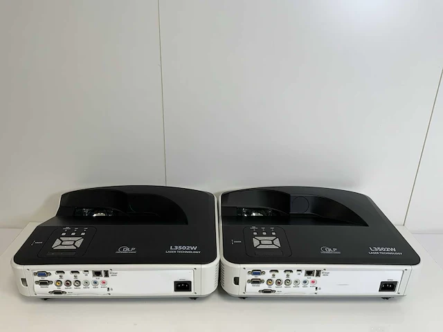 Dlp (l3502w) wxga i3 ultra short throw laser led 3500 lumen projectors (2x) - afbeelding 1 van  8