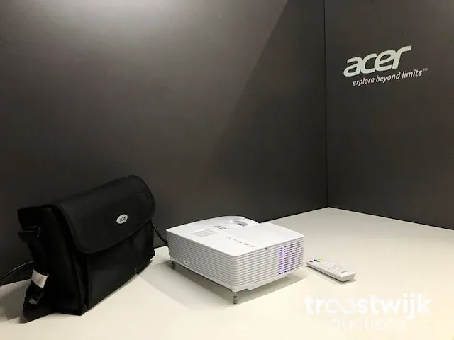 Dlp projector met draagtas - afbeelding 1 van  14