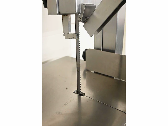 Dma fbt rvs beenderzaag machine met rvs onderstel - afbeelding 4 van  7