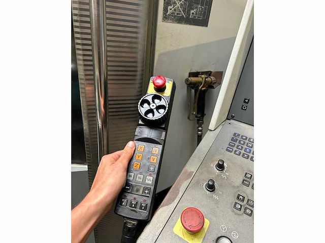 Dmg, deckel maho - dmu60t - cnc freesmachine - 2001 - afbeelding 2 van  24