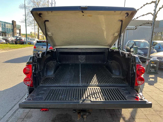 Dodge - 1500 5.7 hemi - ram - 6 pers - 2-vgd-21 - afbeelding 17 van  19