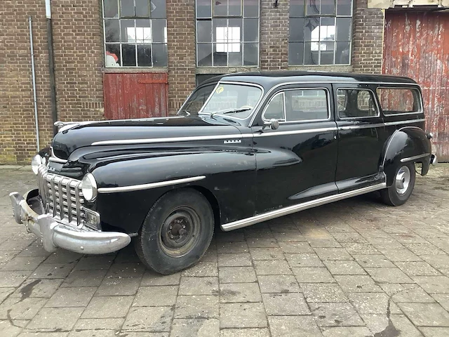 Dodge - 1947 - d24 - personenauto - afbeelding 1 van  25