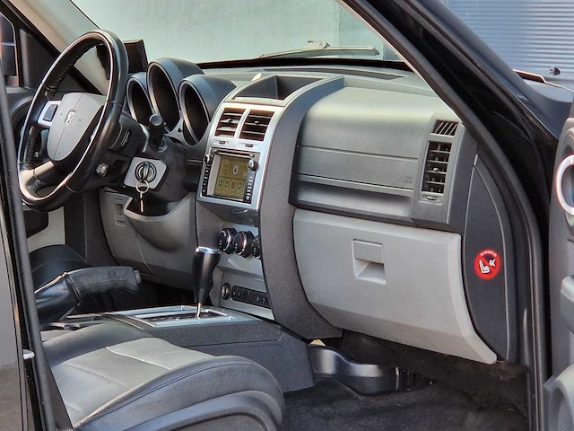 Dodge - 2007 - nitro - 3.7 v6 sxt - benzine - lpg - 63-xs-fs - afbeelding 14 van  23