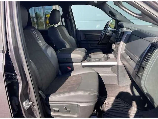 Dodge - 2017 - ram 1500 rebel - 5.7 v8 4x4 qc 6'4 la - personenauto - afbeelding 6 van  32