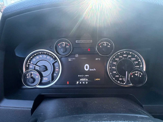 Dodge - 2017 - ram 1500 rebel - 5.7 v8 4x4 qc 6'4 la - personenauto - afbeelding 14 van  32