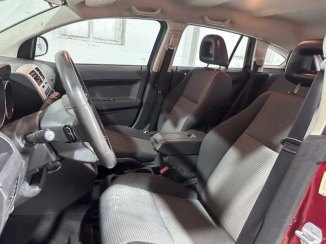 Dodge - caliber - 1.8 se - 40-hvt-6 - afbeelding 8 van  22