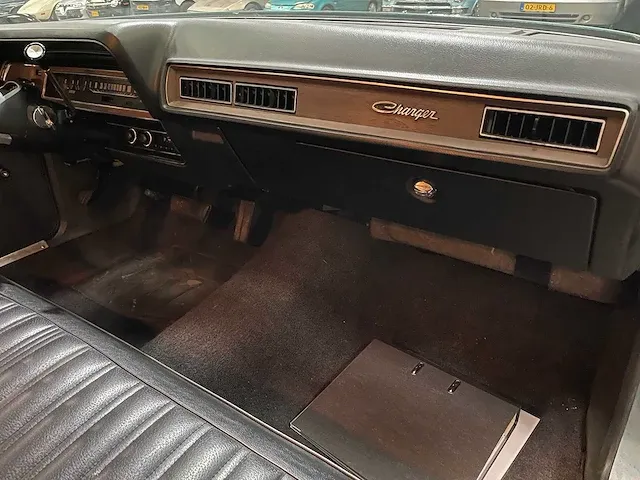 Dodge - charger - 5.2 v8 -oldtimer - 1971 - afbeelding 15 van  39