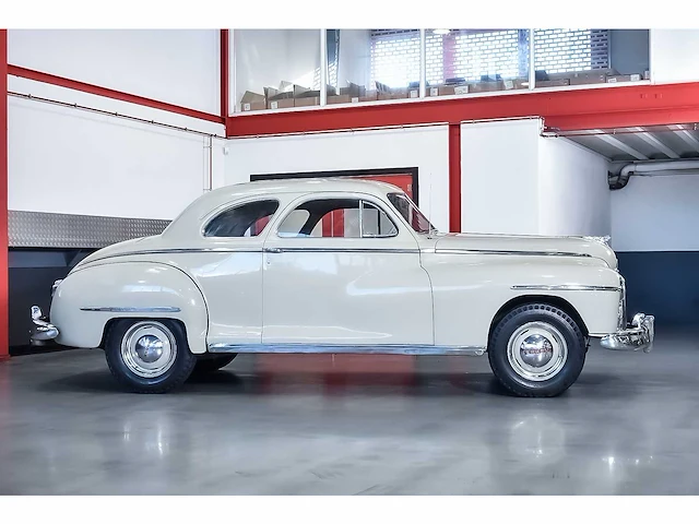 Dodge - deluxe coupe 230ci i6 - 1948 - afbeelding 2 van  74