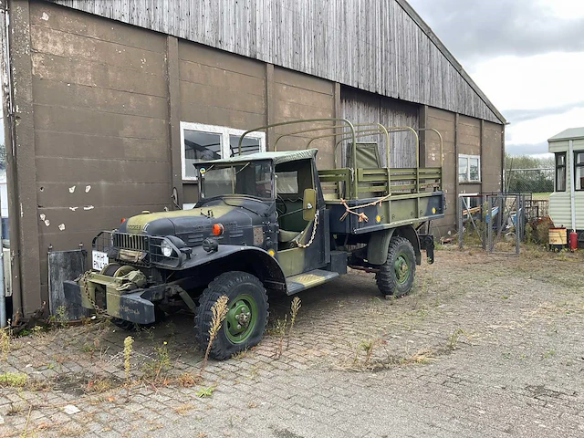 Dodge - legervoertuig - afbeelding 1 van  21
