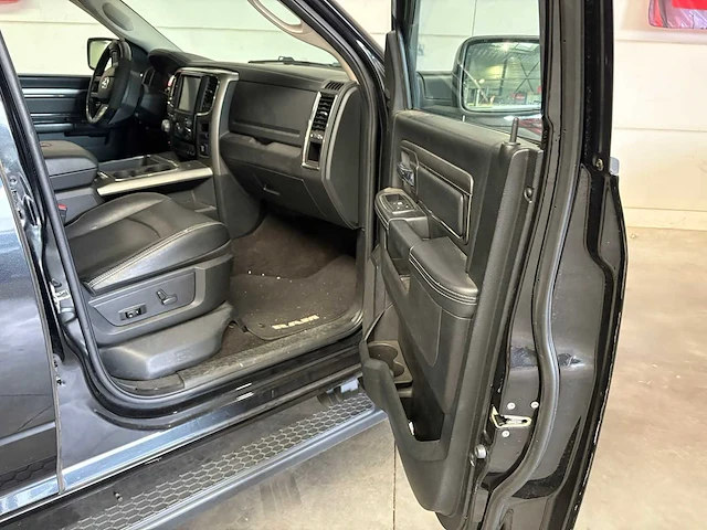 Dodge - ram 1500 - 5.7 v8 qc 6'4 - bedrijfswagen - afbeelding 32 van  41