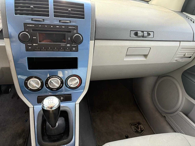 Dodge caliber 1.8 sxt, 48-tt-zb - afbeelding 6 van  25