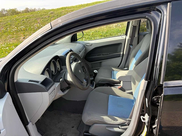 Dodge caliber 1.8 sxt, 48-tt-zb - afbeelding 15 van  25