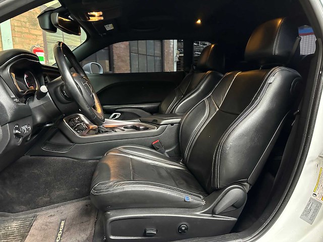 Dodge challenger 3.6 v6 305pk 2016 - afbeelding 25 van  39