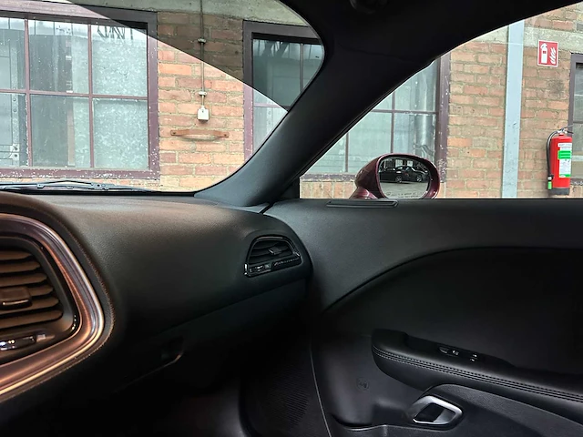 Dodge challenger 3.6 v6 305pk 2018 - afbeelding 24 van  39
