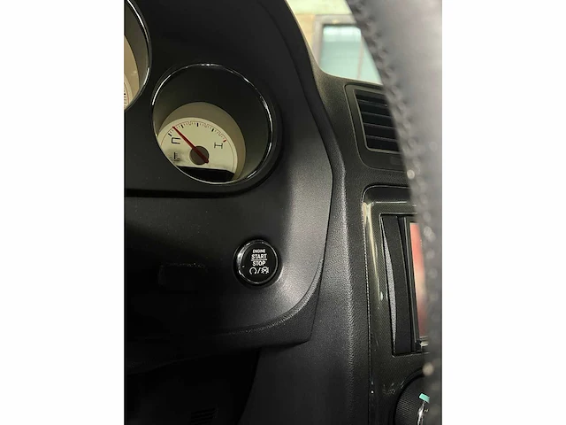 Dodge challenger 3.6 v6 309pk 2013 - afbeelding 32 van  48