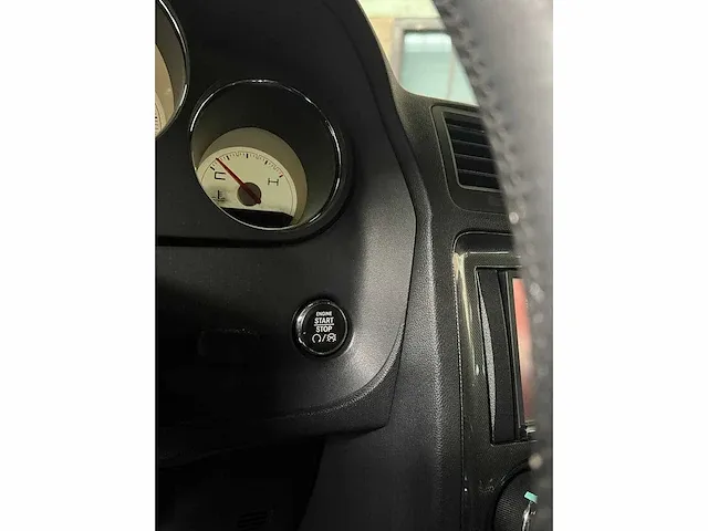 Dodge challenger 3.6 v6 309pk 2013 - afbeelding 32 van  48