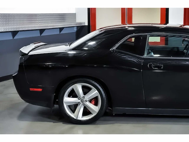 Dodge challenger srt8 coupe 6,1l hemi v8 - 2010 - afbeelding 4 van  72