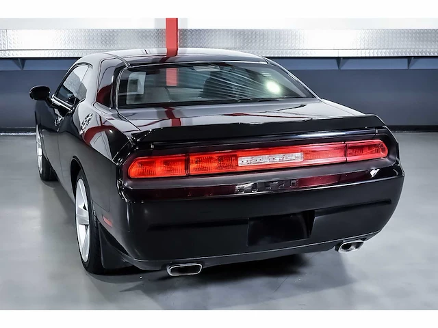 Dodge challenger srt8 coupe 6,1l hemi v8 - 2010 - afbeelding 18 van  72