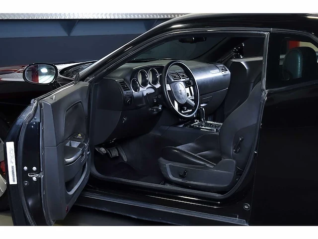 Dodge challenger srt8 coupe 6,1l hemi v8 - 2010 - afbeelding 41 van  72