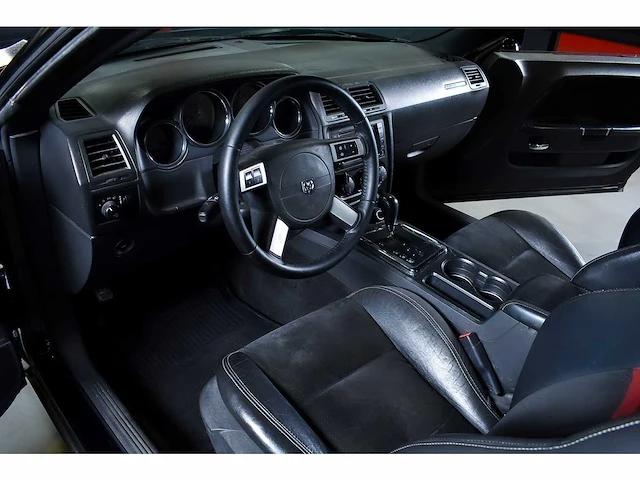Dodge challenger srt8 coupe 6,1l hemi v8 - 2010 - afbeelding 43 van  72