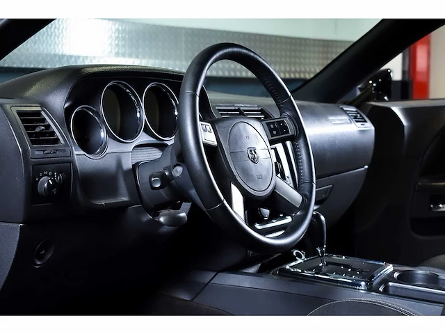 Dodge challenger srt8 coupe 6,1l hemi v8 - 2010 - afbeelding 46 van  72