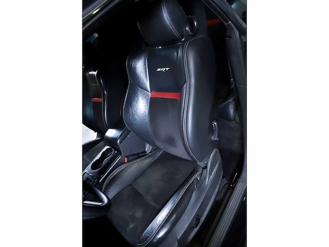 Dodge challenger srt8 coupe 6,1l hemi v8 - 2010 - afbeelding 51 van  72