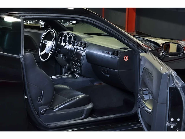 Dodge challenger srt8 coupe 6,1l hemi v8 - 2010 - afbeelding 53 van  72