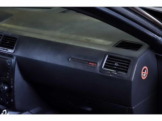 Dodge challenger srt8 coupe 6,1l hemi v8 - 2010 - afbeelding 59 van  72