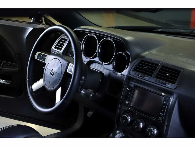 Dodge challenger srt8 coupe 6,1l hemi v8 - 2010 - afbeelding 60 van  72