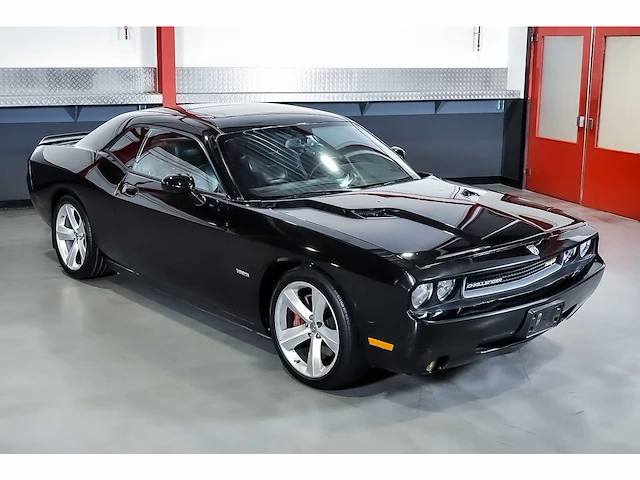 Dodge challenger srt8 coupe 6,1l hemi v8 - 2010 - afbeelding 71 van  72