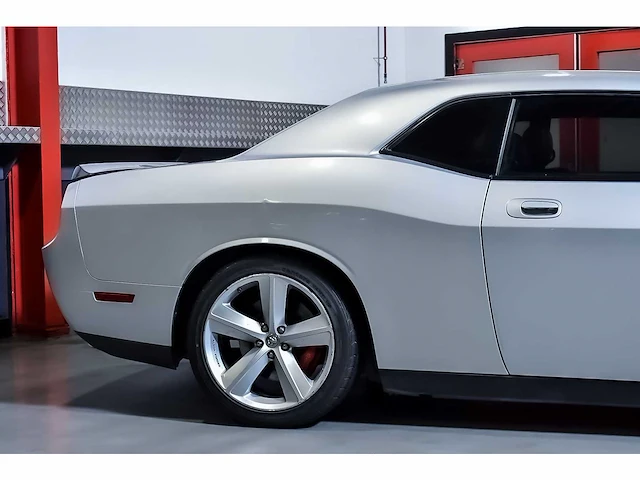 Dodge challenger srt8 coupe 6,1l v8 hemi - 2010 - afbeelding 3 van  64