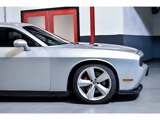 Dodge challenger srt8 coupe 6,1l v8 hemi - 2010 - afbeelding 9 van  64