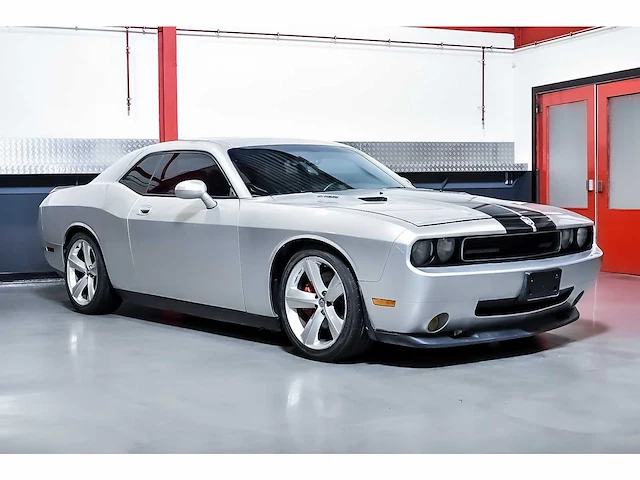 Dodge challenger srt8 coupe 6,1l v8 hemi - 2010 - afbeelding 1 van  64
