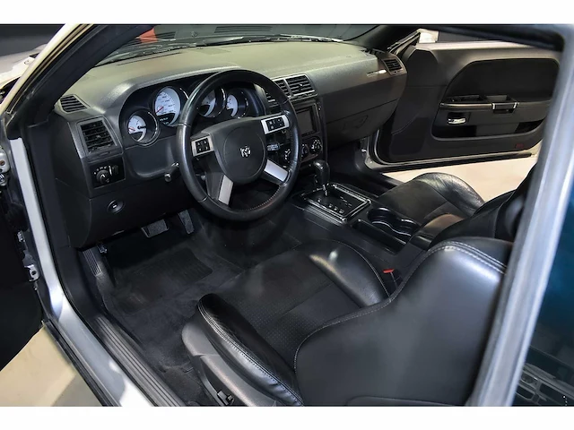 Dodge challenger srt8 coupe 6,1l v8 hemi - 2010 - afbeelding 39 van  64