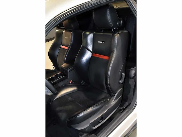 Dodge challenger srt8 coupe 6,1l v8 hemi - 2010 - afbeelding 44 van  64