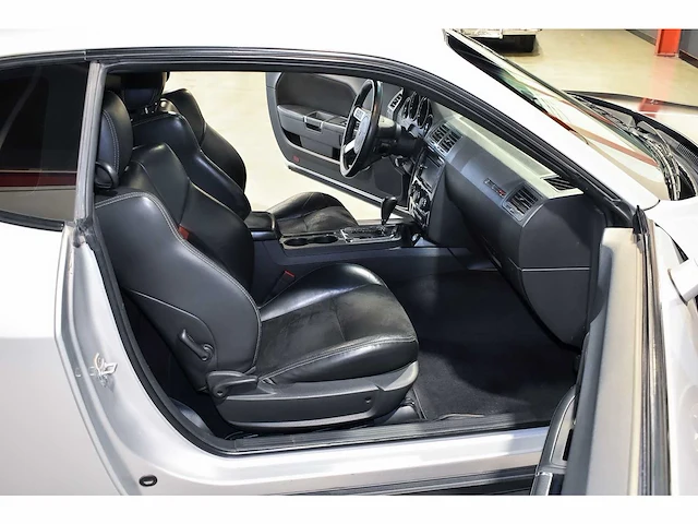 Dodge challenger srt8 coupe 6,1l v8 hemi - 2010 - afbeelding 48 van  64