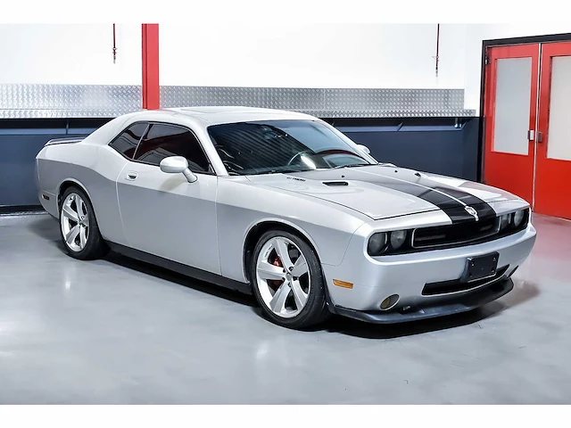 Dodge challenger srt8 coupe 6,1l v8 hemi - 2010 - afbeelding 45 van  64