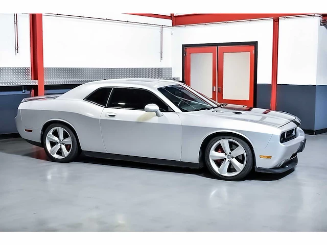Dodge challenger srt8 coupe 6,1l v8 hemi - 2010 - afbeelding 62 van  64