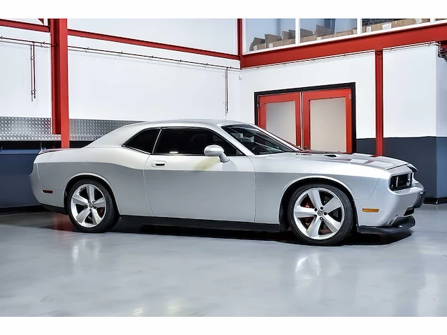 Dodge challenger srt8 coupe 6,1l v8 hemi - 2010 - afbeelding 63 van  64