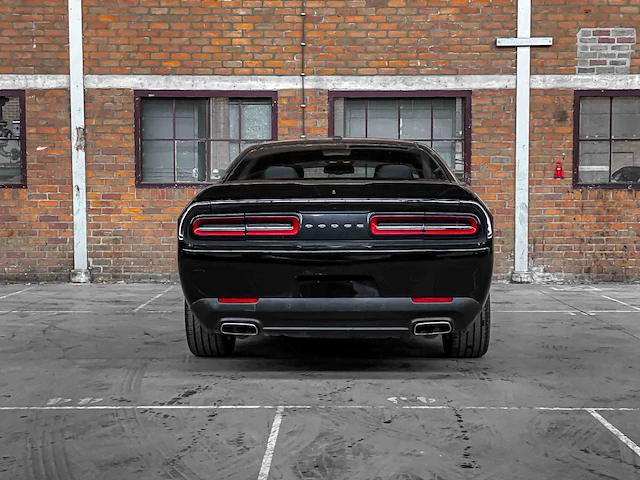 Dodge challenger sxt 3.6 v6 305pk 2016 - afbeelding 2 van  33