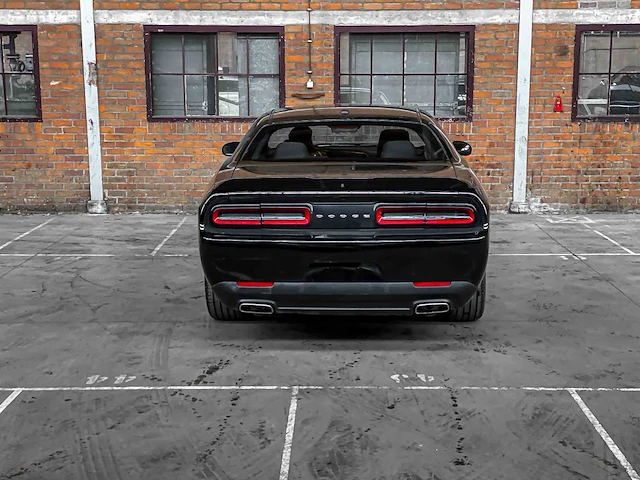 Dodge challenger sxt 3.6 v6 305pk 2016 - afbeelding 3 van  33