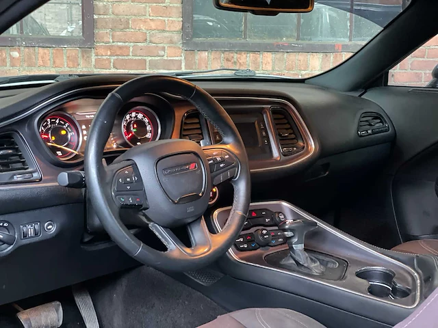 Dodge challenger sxt 3.6 v6 305pk 2016 - afbeelding 7 van  33