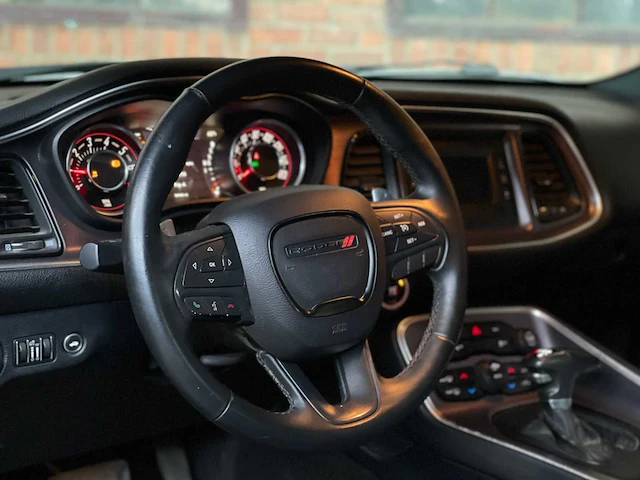 Dodge challenger sxt 3.6 v6 305pk 2016 - afbeelding 9 van  33