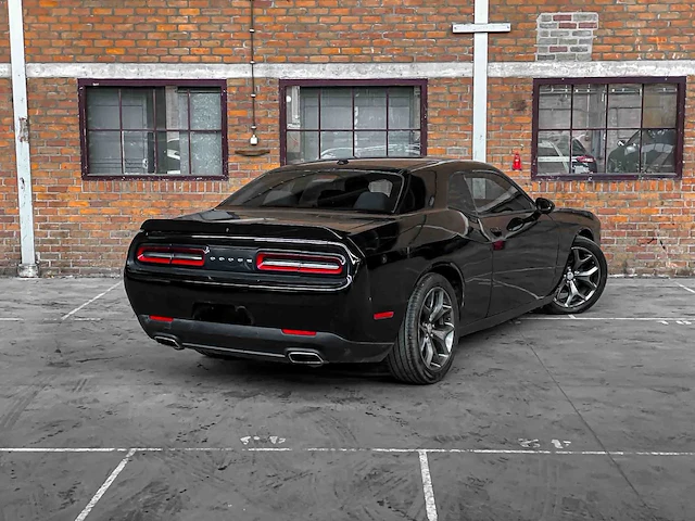 Dodge challenger sxt 3.6 v6 305pk 2016 - afbeelding 33 van  33