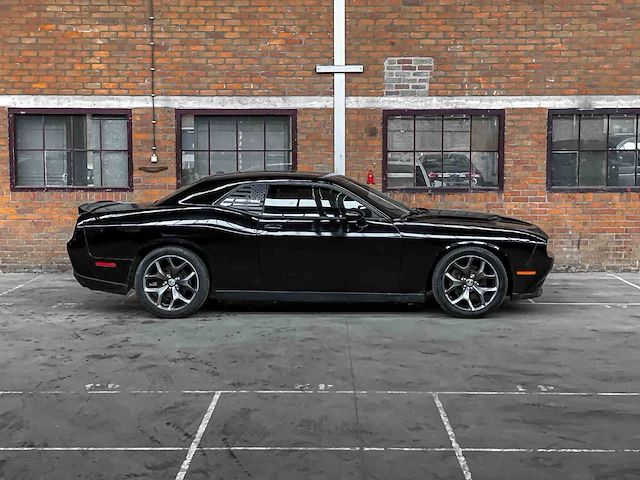 Dodge challenger sxt 3.6 v6 305pk 2016 - afbeelding 32 van  33