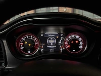 Dodge challenger sxt 3.6 v6 305pk 2017 - afbeelding 25 van  38