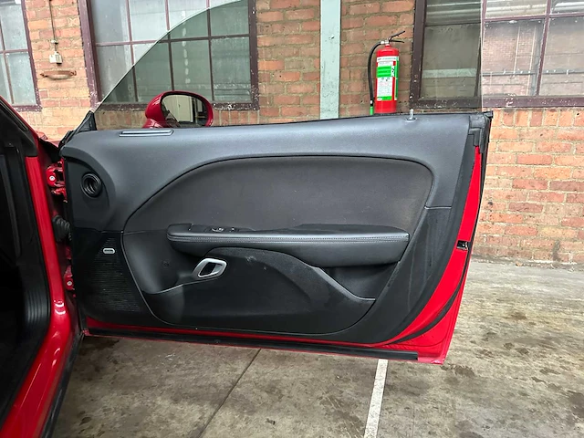 Dodge challenger sxt 3.6 v6 305pk 2017 - afbeelding 34 van  38